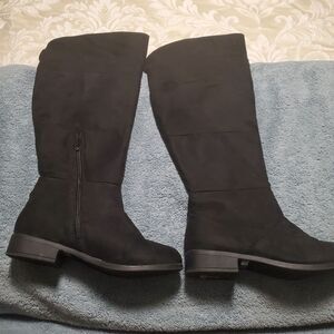 Black suede zip up boots Size 7.5